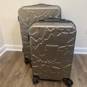 Chariot 2-Piece Gold Luggage Set – Spinner Wheels & Expandable